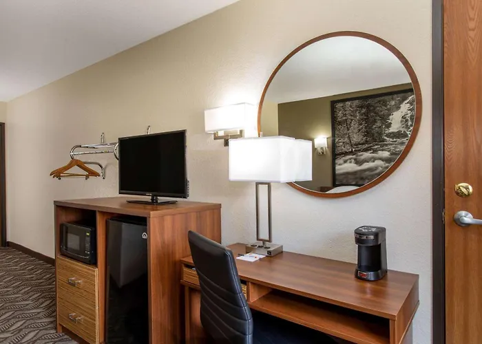 Super 8 By Wyndham Motel