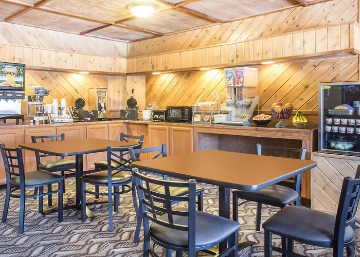 Super 8 By Wyndham Motel 2*